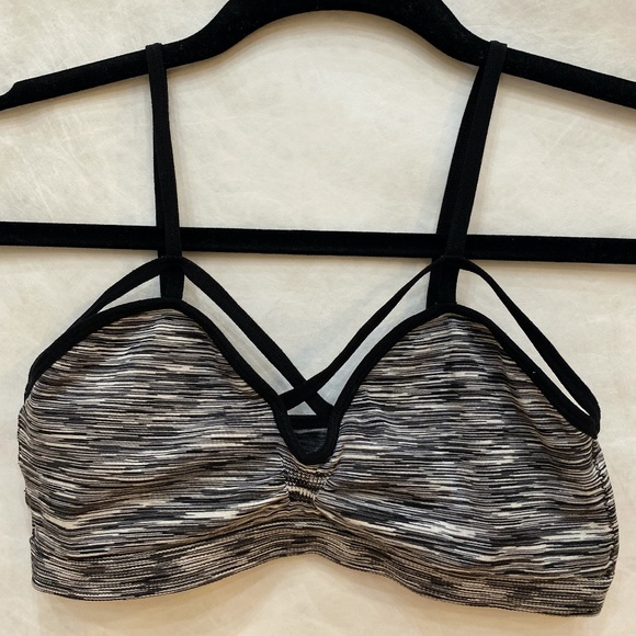 xhilaration sports bra